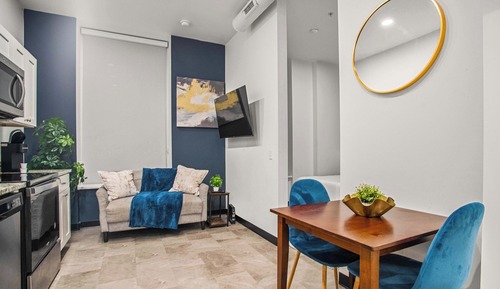 Deluxe Apartment