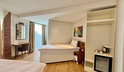 Deluxe Triple Room