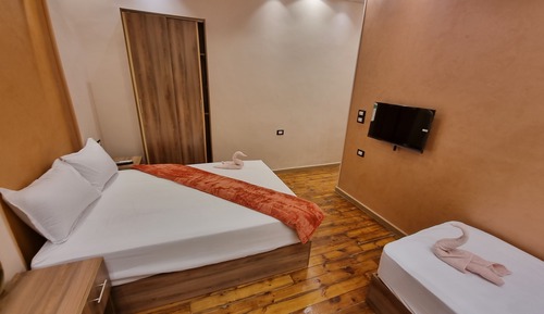 Twin Room, Multiple Beds, Private Bathroom