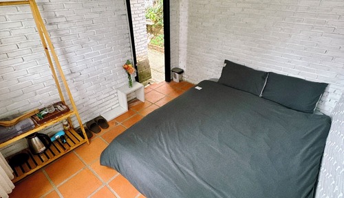 Basic Single Room, Garden View