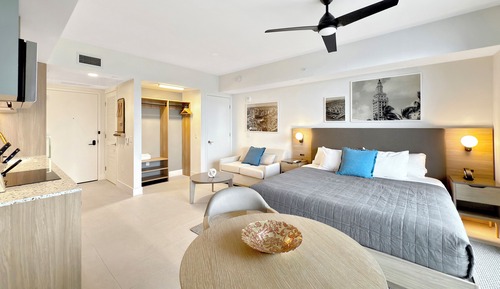 Panoramic Studio Suite, Bay View