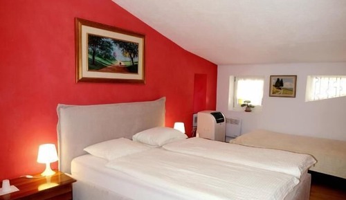 Standard Triple Room, Private Bathroom