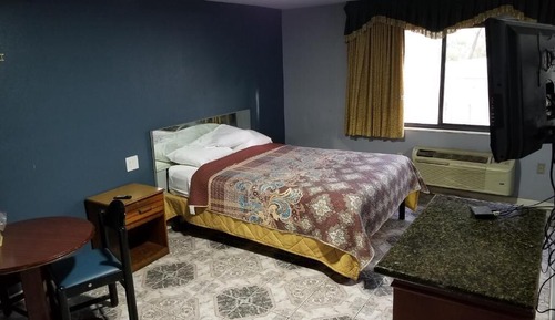 Standard Room, 1 Queen Bed, Smoking