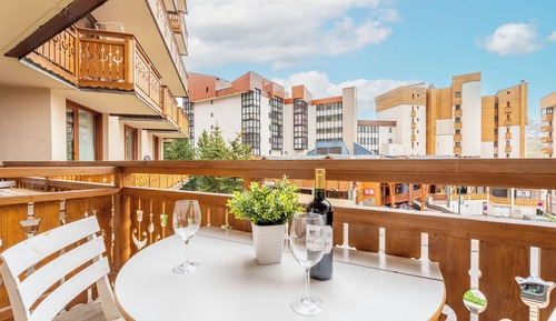 Luxury Apartment, Mountain View