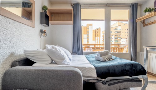 Luxury Apartment, Mountain View