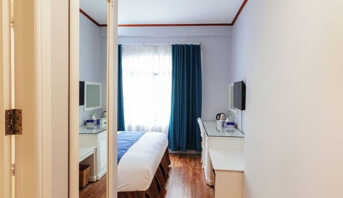Deluxe Room, City View