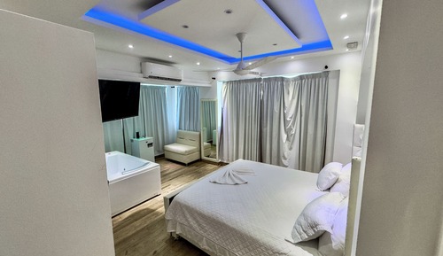 Junior Studio Suite