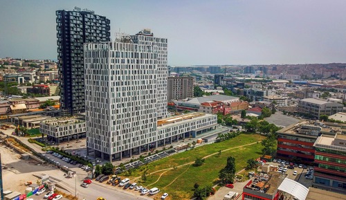 Deluxe Condo, City View