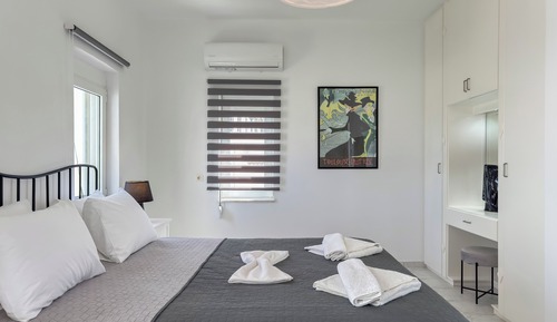 Classic House, 2 Bedrooms, Balcony, Sea View