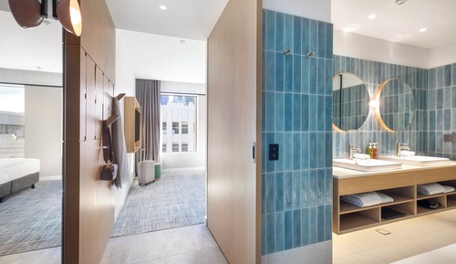 Suite, 1 King Bed, City View