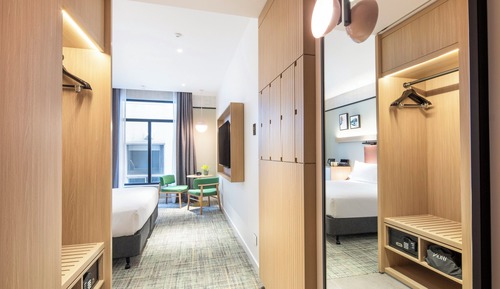 Standard Room, 1 King Bed