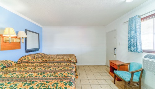 Room, 2 Queen Beds, Non Smoking, Kitchenette