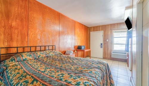 Room, 1 Queen Bed, Non Smoking