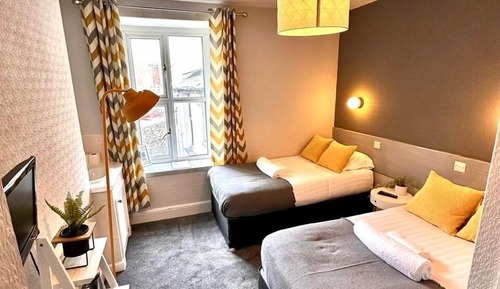 Standard Twin Room