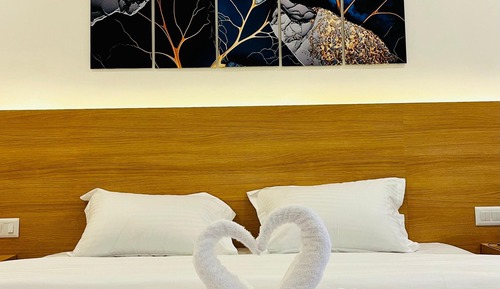 Deluxe Double Room, City View