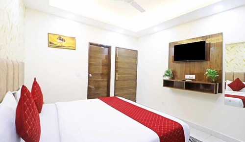 Deluxe Double Room, Balcony, City View