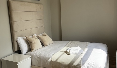 Classic Double Room, Ensuite, City View