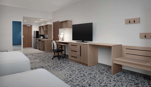 Studio Suite, 2 Queen Beds (Roll-In Shower)