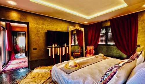 Luxury Suite, City View