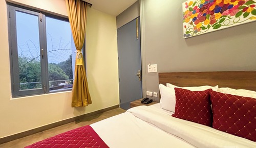 Deluxe Room, Balcony