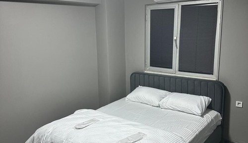 Economy Room, 1 Queen Bed