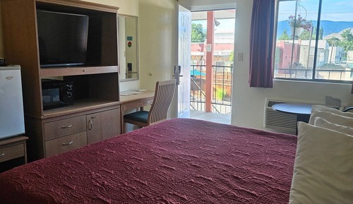 Economy Single Room, 1 Queen Bed, Mountain View