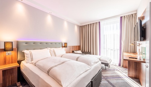 Double Room, Roll-in Shower