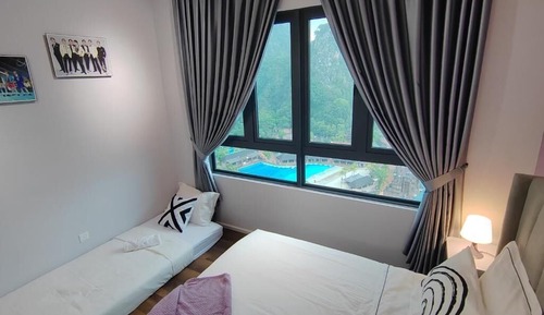 Deluxe Suite, 2 Bedrooms, Pool View