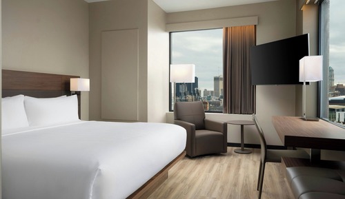 Standard Room, 1 King Bed, Non Smoking (Hearing Accessible)