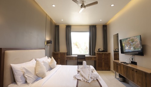 Deluxe Room, Patio, Resort View