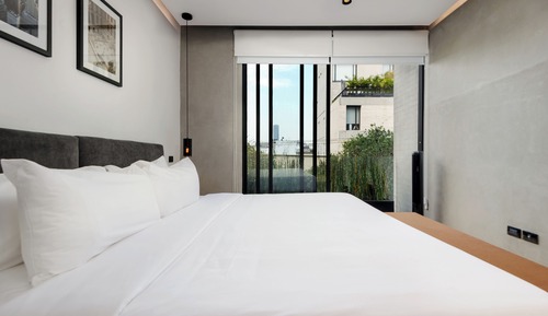 Deluxe Apartment