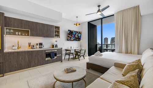Luxury Studio Suite, City View