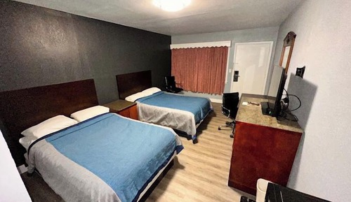 Double Room, 2 Queen Beds, Smoking
