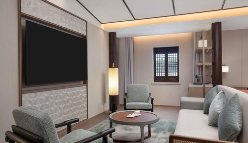 Deluxe Suite, 1 King Bed with Sofa bed (Sky Pavilion)