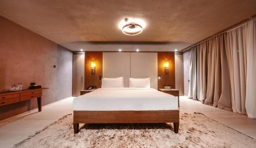 Presidential Room