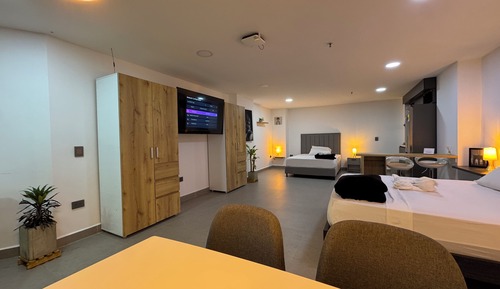 Deluxe Studio, Air conditioning