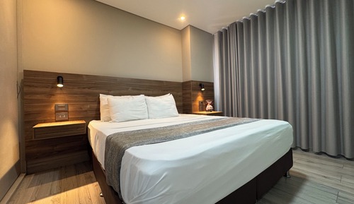 Deluxe Studio, 1 Bedroom, City View