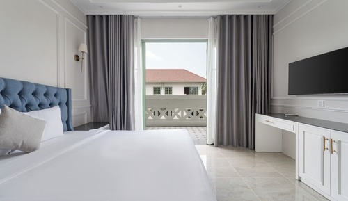 Senior Villa, 4 Bedrooms, Kitchen, Garden View
