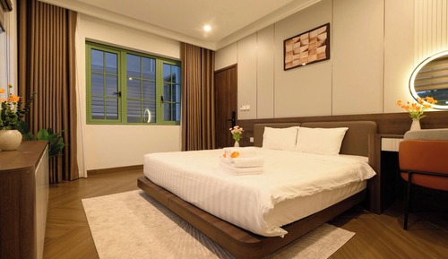 Deluxe Room, 1 King Bed