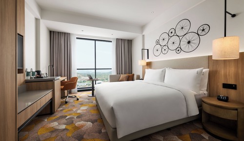 Standard Room, 1 King Bed