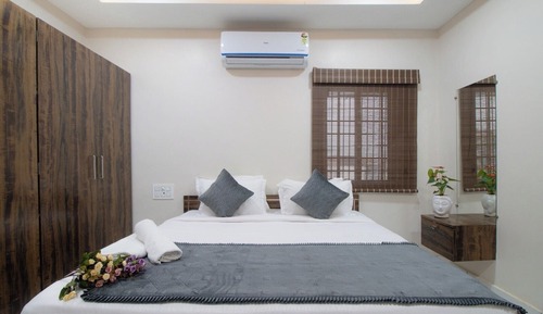 Deluxe Room, Balcony, City View