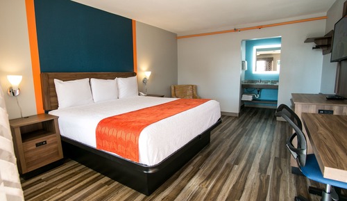 Standard Room, 1 King Bed, Smoking