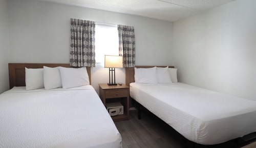 Deluxe Room (Efficiency with 2 Queen Beds)