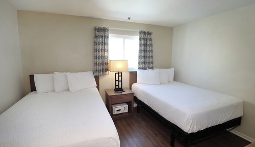 Premier Room (Ocean View Efficiency 4th Floor)