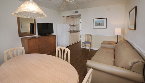 Classic Room, 1 Bedroom (Ocean View Efficiency with Patio)