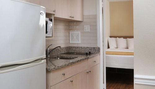 Deluxe Room (Ocean View Efficiency)