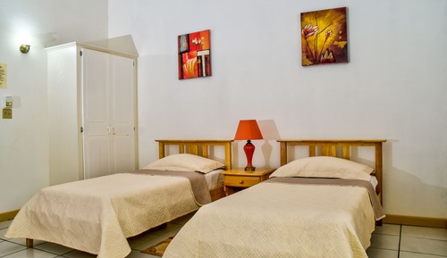 Studio Suite, 2 Twin Beds, Kitchenette