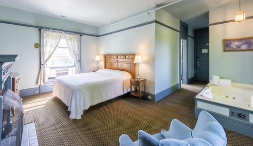 Nicolas Room