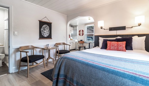 Room, Private Bathroom (Room 101)