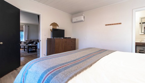 Suite, Private Bathroom (Suite 104)